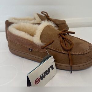 Men’s Lamo Suede Moccasin premium all sheepskin upper/lining/bed size 8, NWT